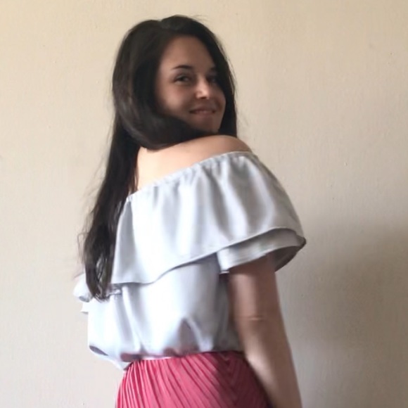 Grey Off-the-shoulder Top - Picture 2 of 5